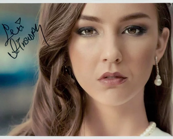 Lexi Ainsworth autograph