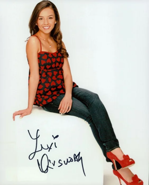 Lexi Ainsworth autograph