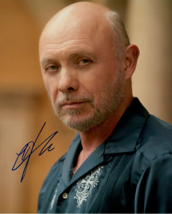 Hector Elizondo autograph