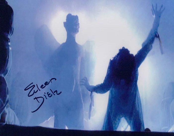 Eileen Dietz autograph
