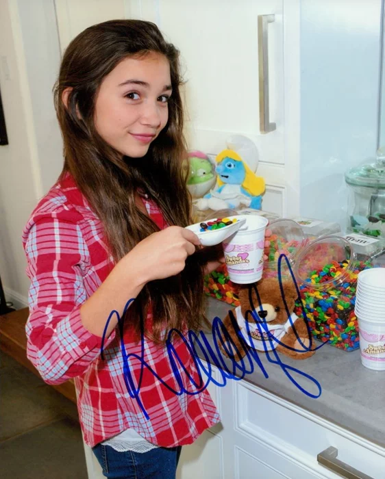 Rowan Blanchard autograph