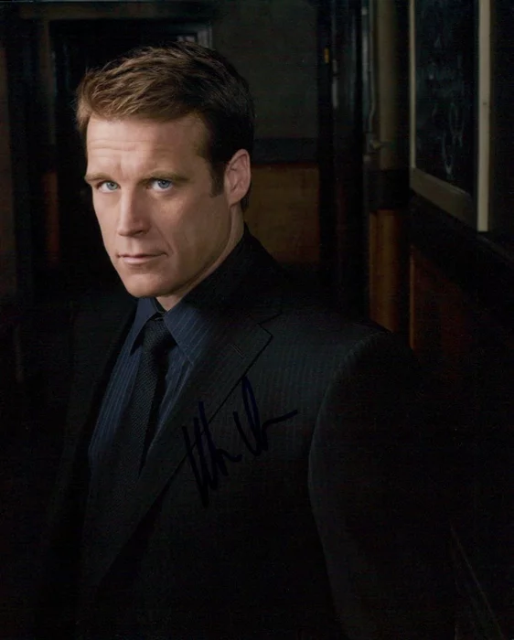 Mark Valley autograph