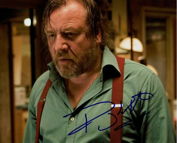 Ray Winstone autograph