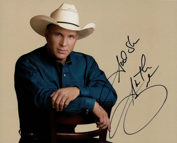 Garth Brooks autograph