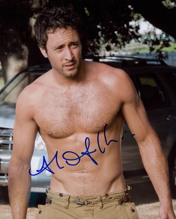 Alex O'Loughlin autograph