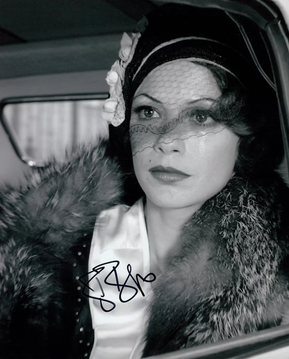 Berenice Bejo autograph