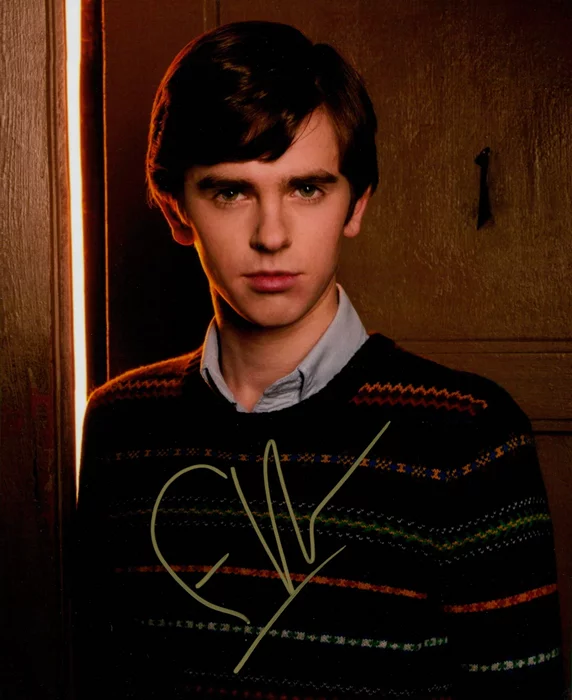 Freddie Highmore autograph