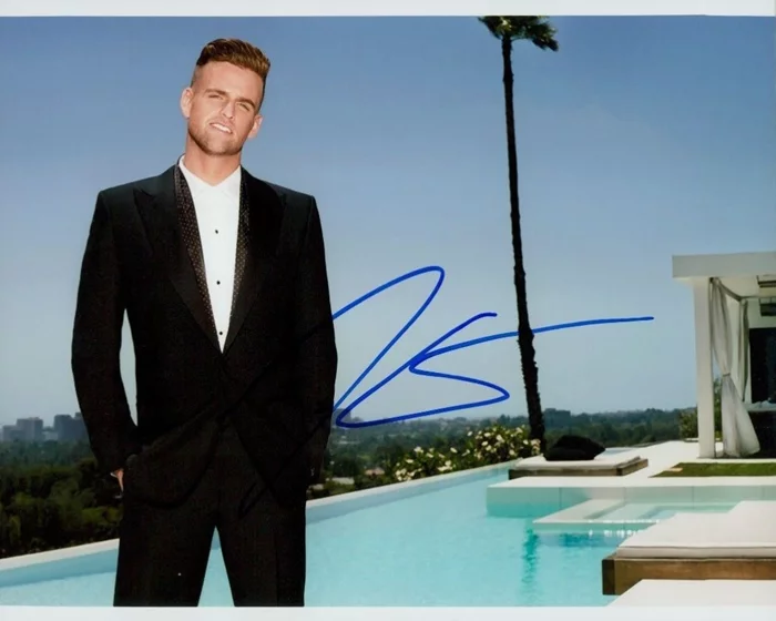 Jonny Drubel autograph