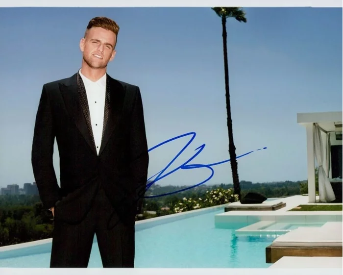 Jonny Drubel autograph