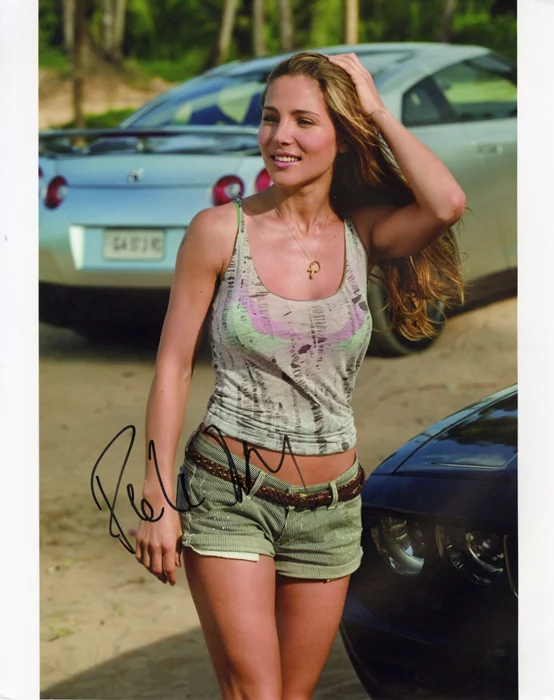 Elsa Pataky autograph