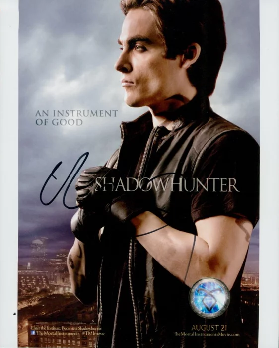 Kevin Zegers autograph
