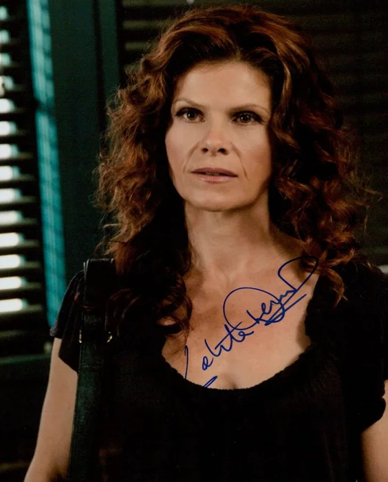 Lolita Davidovich autograph