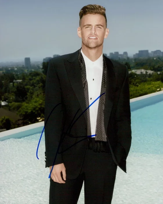 Jonny Drubel autograph