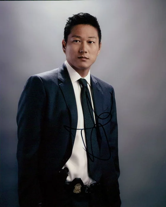 Sung Kang autograph