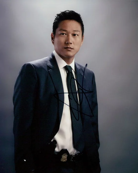 Sung Kang autograph