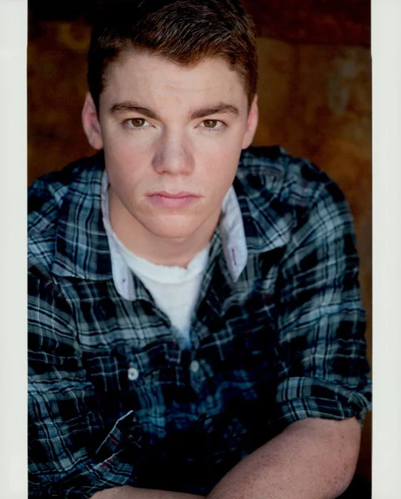 Gabriel Basso autograph