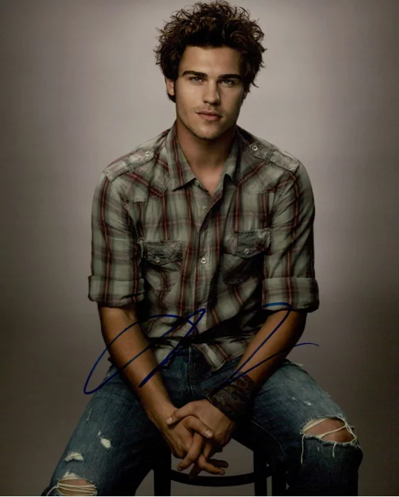 Grey Damon autograph