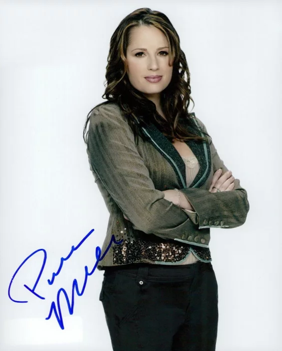 Paula Marshall autograph