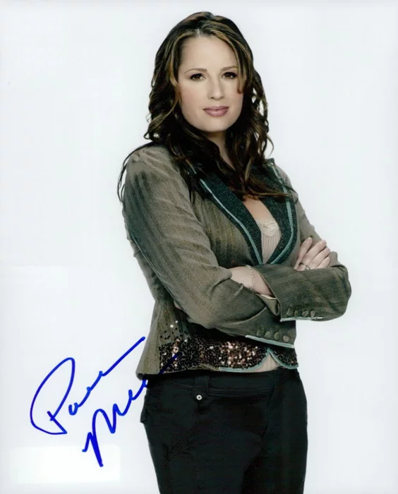 Paula Marshall autograph