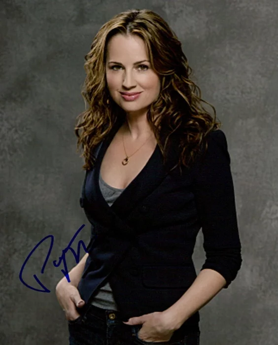Paula Marshall autograph