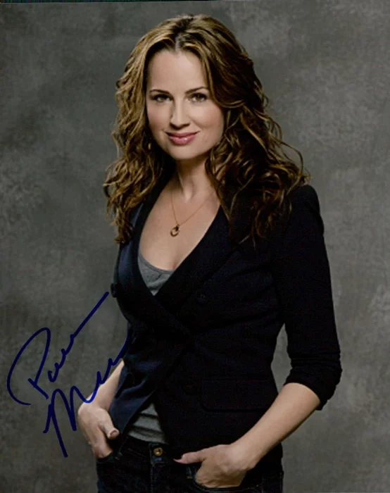 Paula Marshall autograph