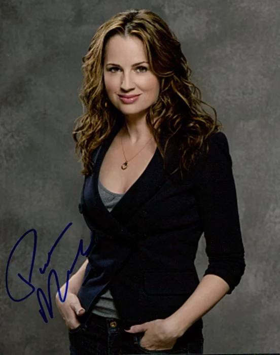Paula Marshall autograph