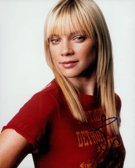 Amy Smart autograph