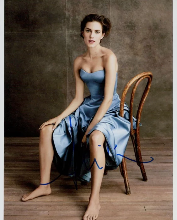 Allison Williams autograph