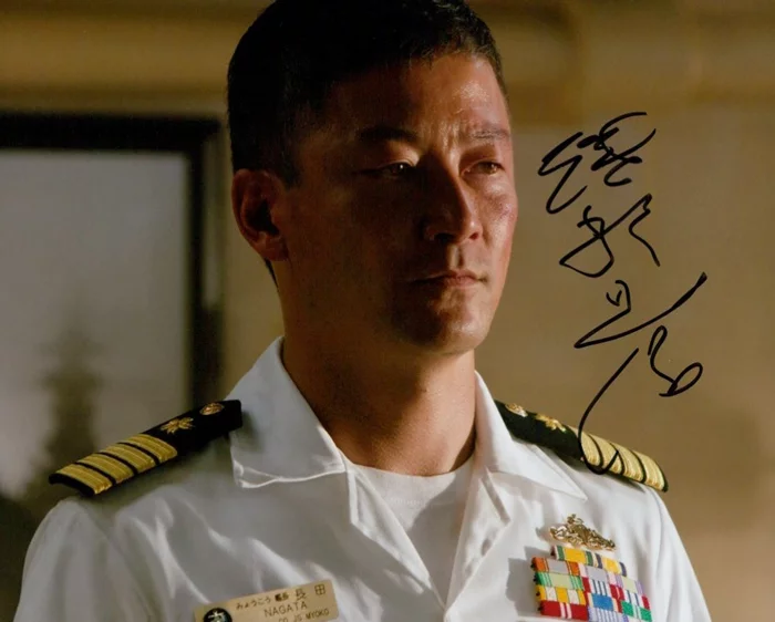Tadanobu Asano autograph