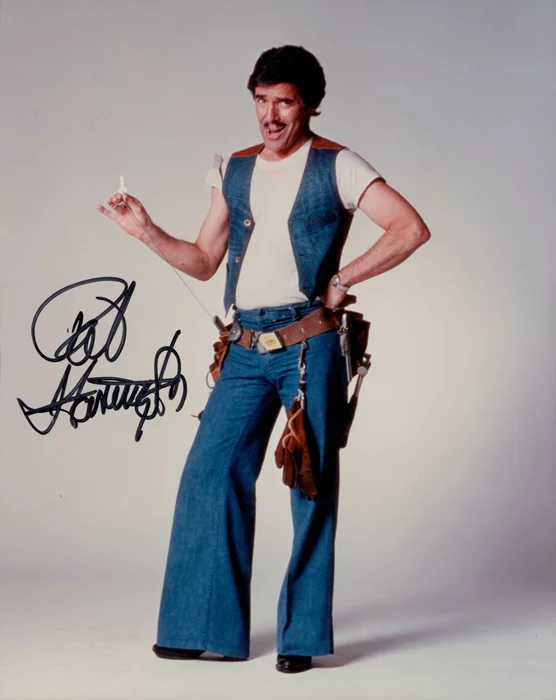 Pat Harrington autograph