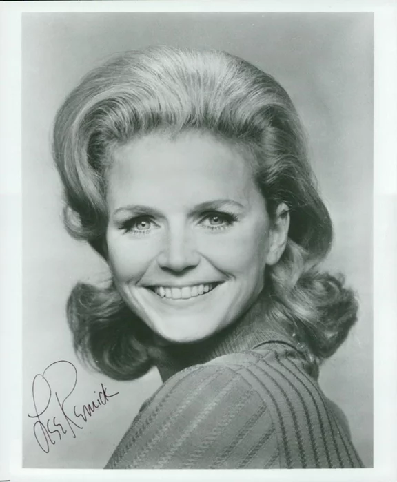 Lee Remick autograph