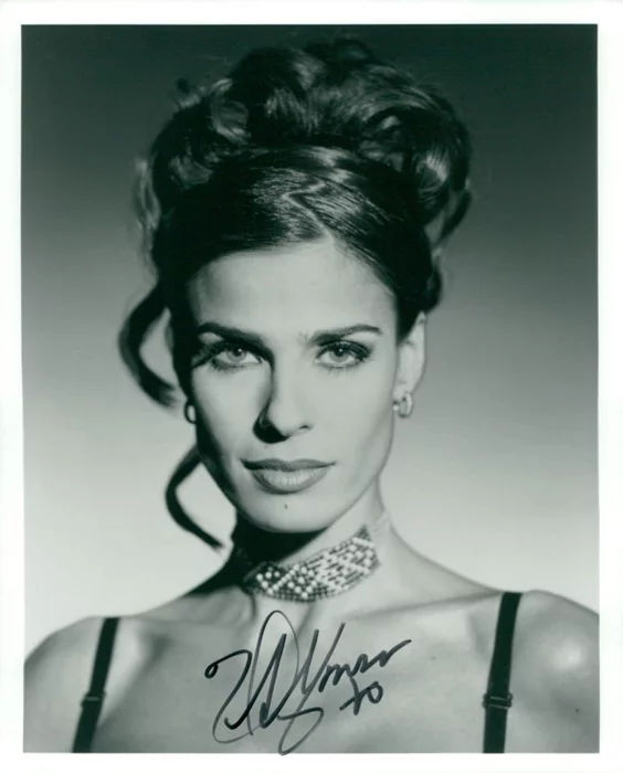 Kristian Alfonso autograph