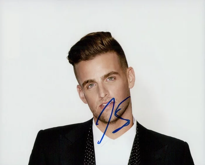 Jonny Drubel autograph