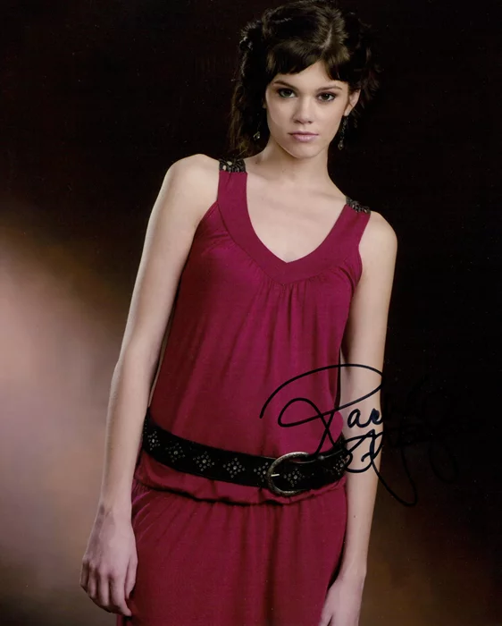 Rachel Melvin autograph