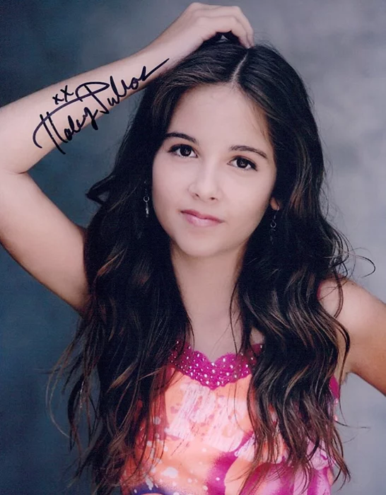 Haley Pullos autograph