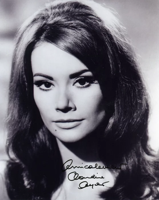 Claudine Auger autograph