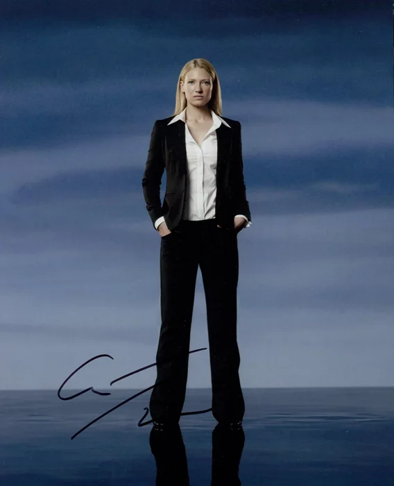 Anna Torv autograph