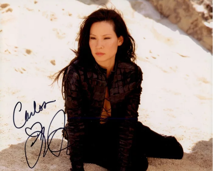Lucy Liu autograph