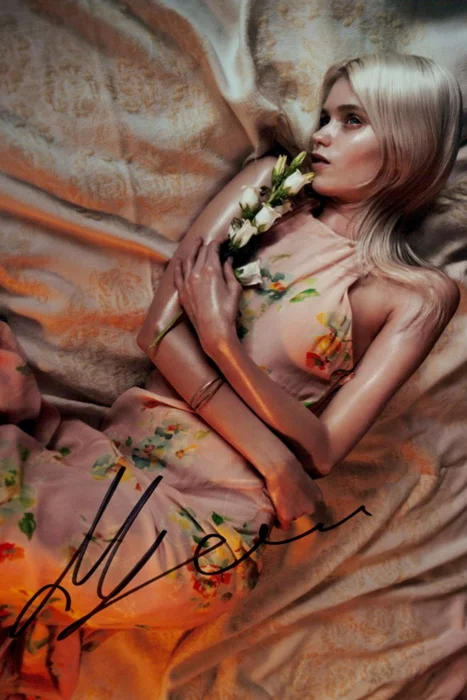 Abbey Lee autograph