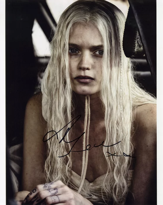Abbey Lee autograph