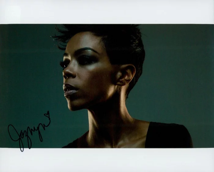 Jazmyn Simon autograph