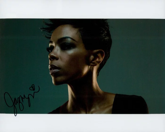 Jazmyn Simon autograph