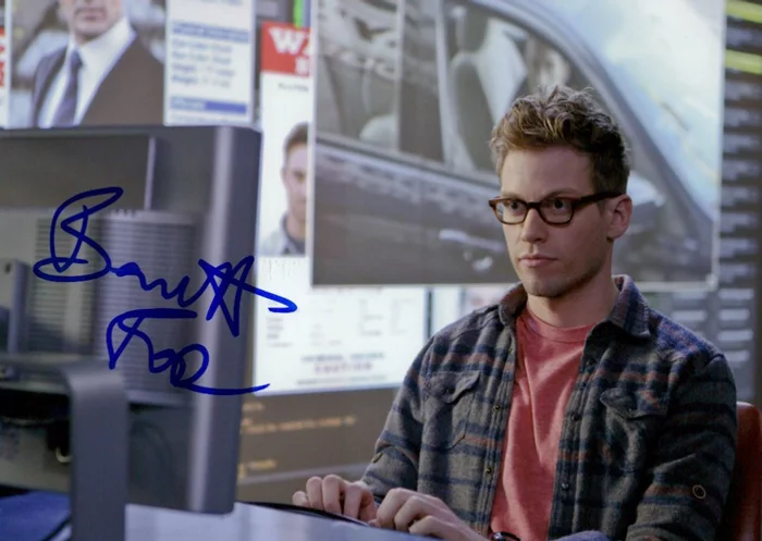 Barrett Foa autograph