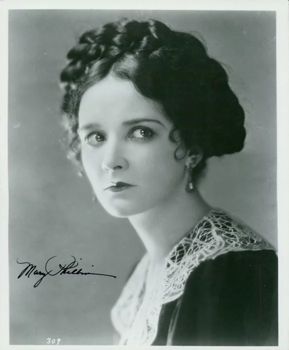 Mary Philbin autograph