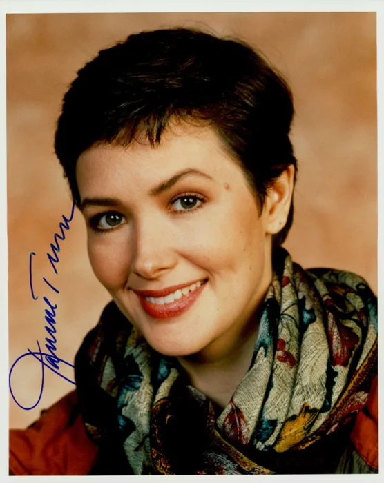 Janine Turner autograph