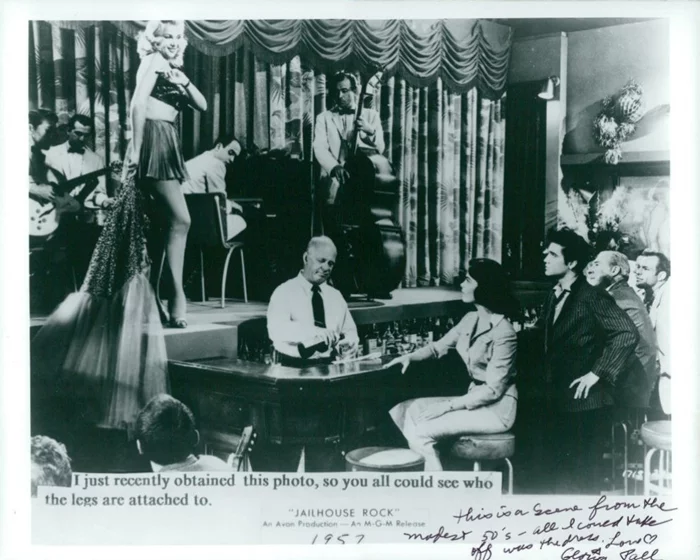 Gloria Pall autograph