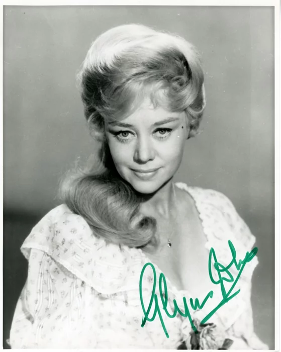 Glynis Johns autograph