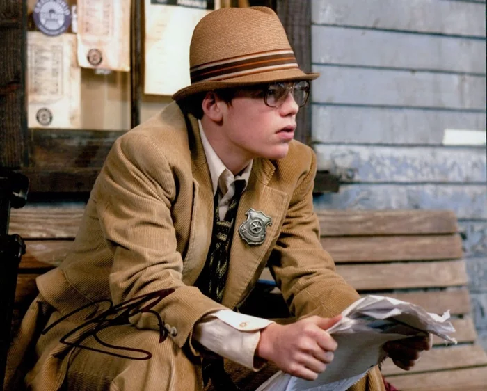 Gabriel Basso autograph