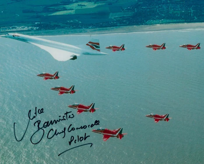Mike Bannister autograph