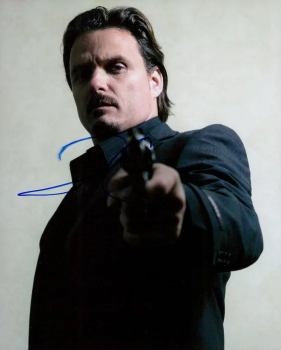 Damian Chapa autograph